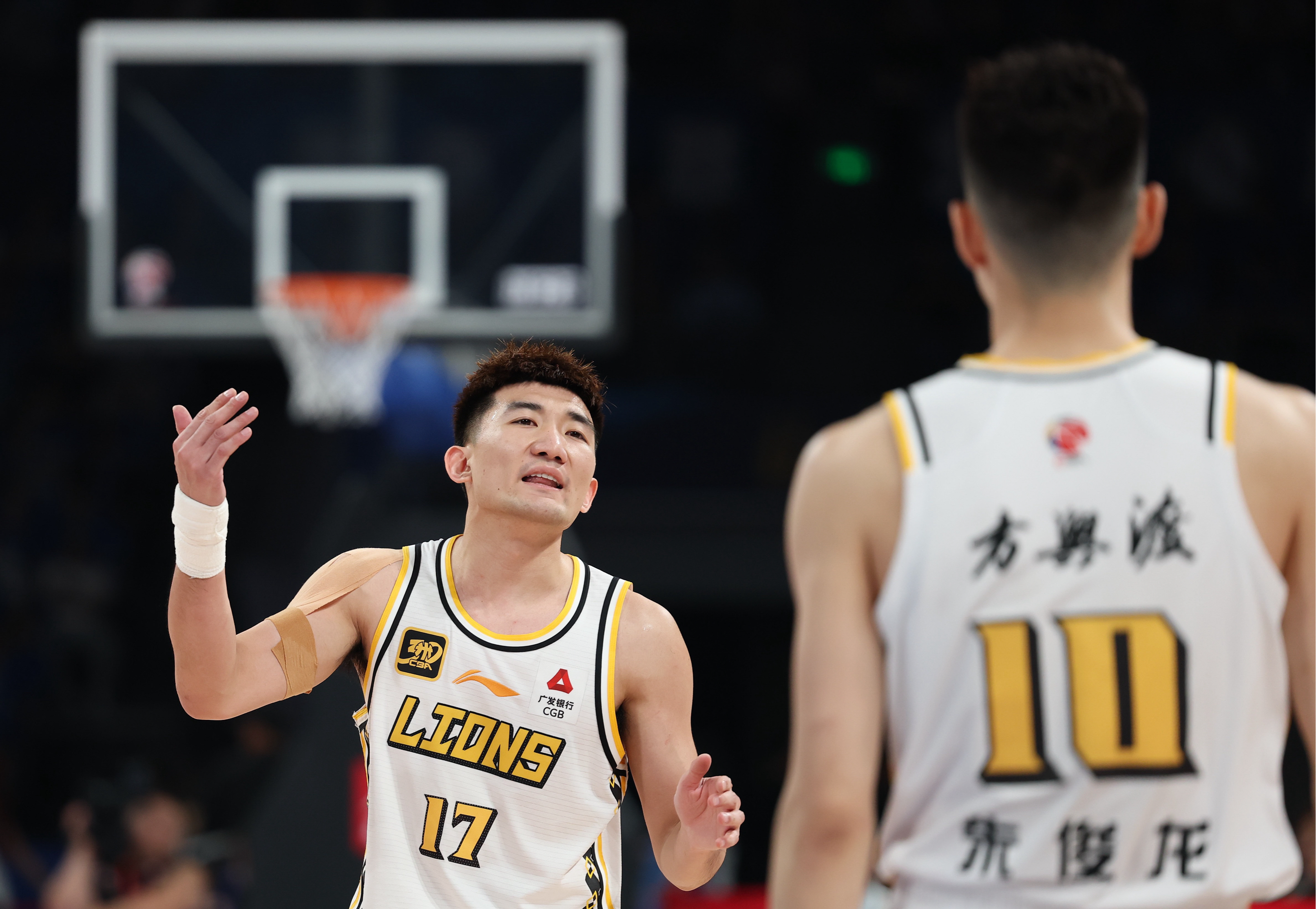 KAiyun Sports登录入口-包含转会期NBA常规赛焦点战，广厦男篮止住颓势，态度坚定，球队文化再被提及的词条