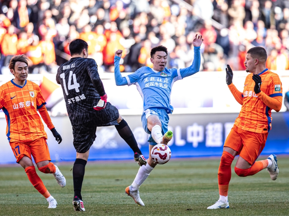 开云体育平台登录-包含清晨中超传出新动向；山东泰山篮板制胜；管理层表态——媒体盛赞；球探报告显示潜力的词条